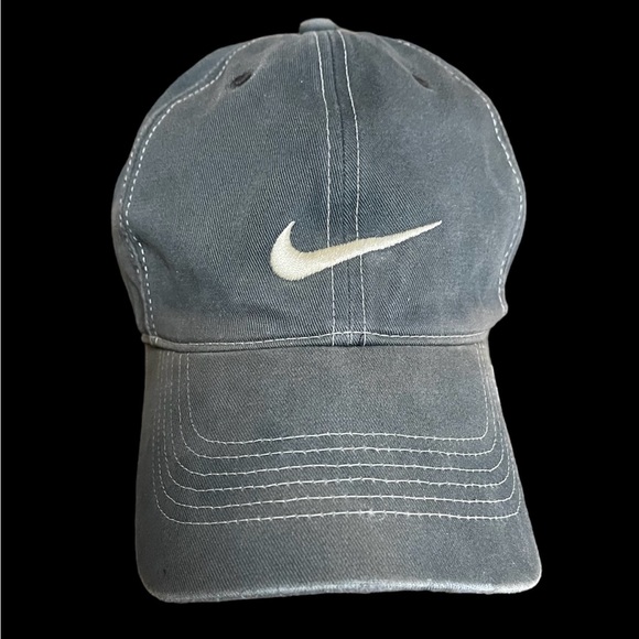 Nike Golf Hat Cap StrapBack White Swoosh Adjustable Gray Unisex - Picture 1 of 6